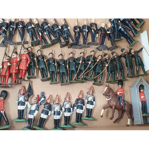 1521 - A tray of Britains plastic and diecast Military Figures including Guardsman, Royal Marines, Royal Co... 