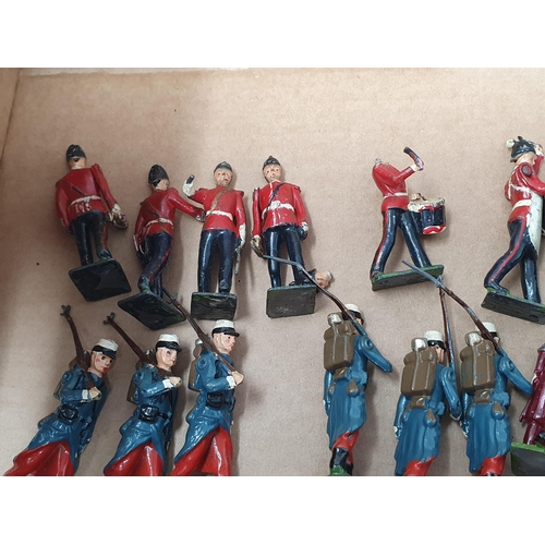 1522 - A tray of Britains diecast Military Figures including Guardsmen, American Parade Troops, French Fore... 