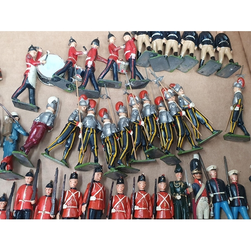 1522 - A tray of Britains diecast Military Figures including Guardsmen, American Parade Troops, French Fore... 