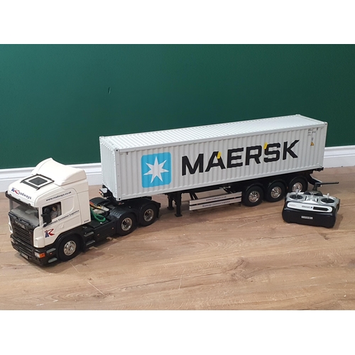 1539 - A radio controlled Scania Maersk Container Lorry with receiver in fitted wooden case 4ft L