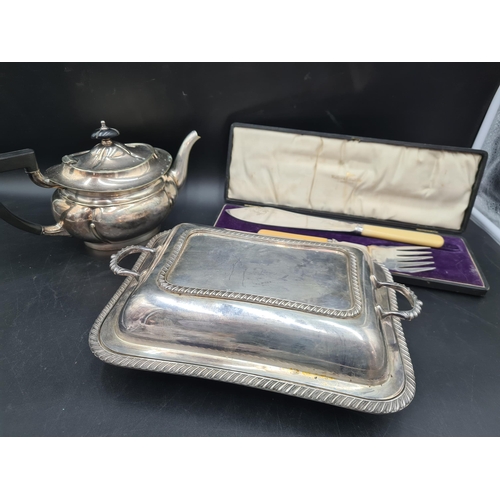 112 - A Quantity of Plated Items including entree dish and cover, toastrack, teaware, two handled circular... 