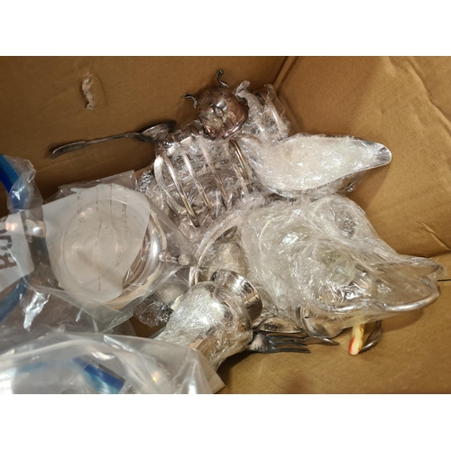 112 - A Quantity of Plated Items including entree dish and cover, toastrack, teaware, two handled circular... 