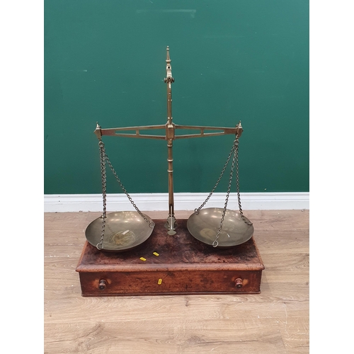 416 - A set of brass Apothecary scales fitted single drawer. (R2)