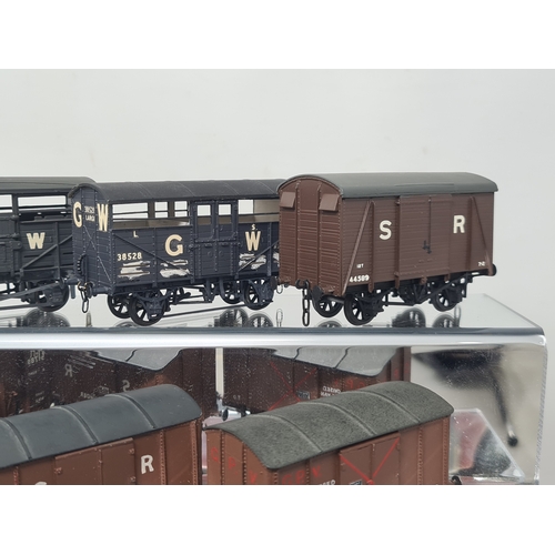 188 - Twenty six finescale 4mm 00 gauge kit built Wagons including Private Owners, GWR Low-sided with Furn... 