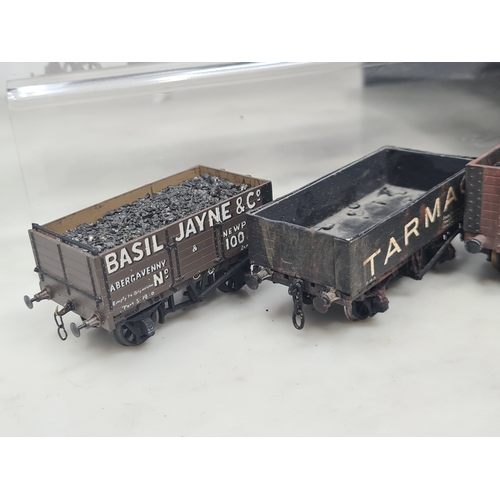 188 - Twenty six finescale 4mm 00 gauge kit built Wagons including Private Owners, GWR Low-sided with Furn... 