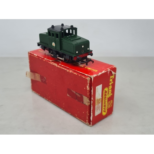 234 - An unboxed Triang 00 gauge 'Electra' Co-Co Pantograph Locomotive, VG, a boxed R257 American electric... 