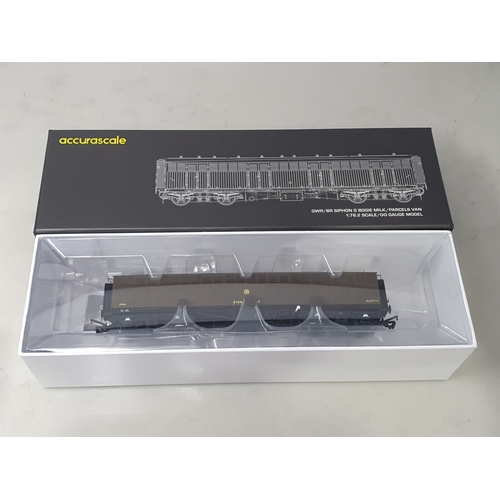 256 - Nine boxed items of 00 gauge Rolling Stock comprising Accurascale Siphon G Pattern O.33 in GWR brown... 