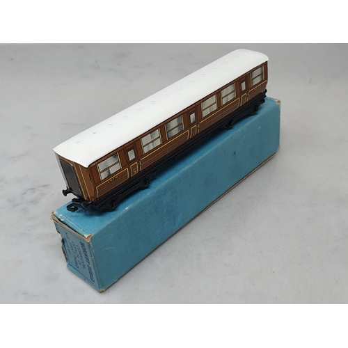 1 - A pair of Hornby Dublo D1 LNER 1/3rd Coaches, both M, pale blue boxes in superb condition, one 7/48,... 