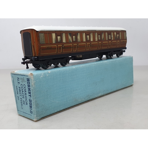 1 - A pair of Hornby Dublo D1 LNER 1/3rd Coaches, both M, pale blue boxes in superb condition, one 7/48,... 