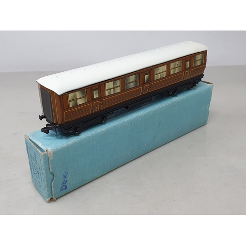 1 - A pair of Hornby Dublo D1 LNER 1/3rd Coaches, both M, pale blue boxes in superb condition, one 7/48,... 