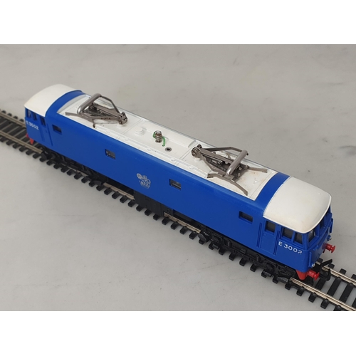 67 - A boxed Hornby Dublo 2245 E3002 Electric Locomotive, M, showing no signs of use. Box superb with pac... 