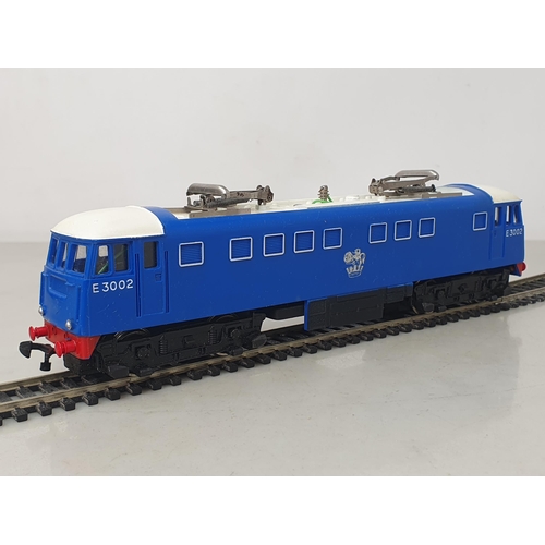 67 - A boxed Hornby Dublo 2245 E3002 Electric Locomotive, M, showing no signs of use. Box superb with pac... 
