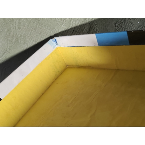 111 - A boxed Hornby Dublo 2034 'Royal Scot' Deltic Passenger Set, M, has been lightly run. Box base with ... 