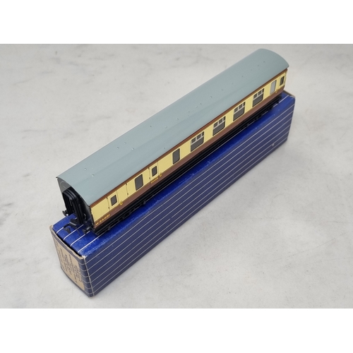 129 - A rake of four boxed Hornby Dublo WR 3-rail Coaches comprising 2x Brake/2nd, 1/2nd and D20 Restauran... 