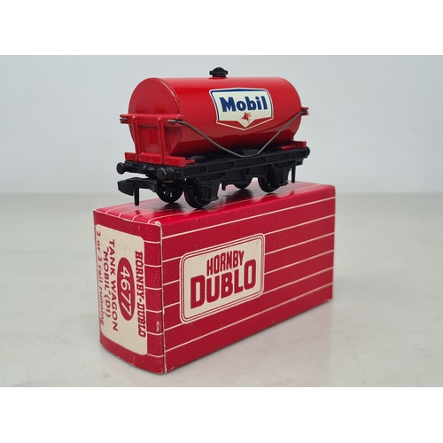 143 - A reference collection of boxed Hornby Dublo second issue Tank Wagons with plastic couplings and clo... 