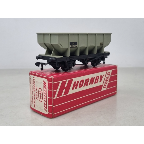 153 - A pair of boxed Hornby Dublo 4644 21-ton Hopper Wagons, both Ex plus, boxes VG-Ex (one has taped end... 