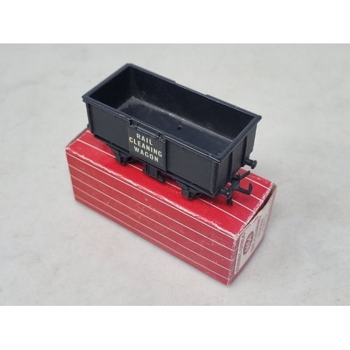 168 - A Hornby Dublo 4654 Rail Cleaning Wagon in Tony Cooper Box with six pads, Ex, box VG