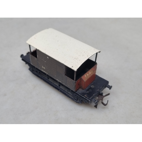 173 - An unboxed Hornby Dublo SR Goods Brake Van, F, crazing to roof and scratches to sides
