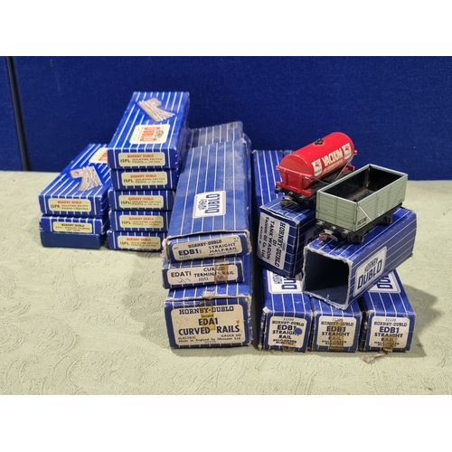 187 - A quantity of boxed Hornby Dublo 3-rail Track and two Wagons including 3x boxes EDB1 Straights, 1x b... 