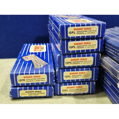 187 - A quantity of boxed Hornby Dublo 3-rail Track and two Wagons including 3x boxes EDB1 Straights, 1x b... 