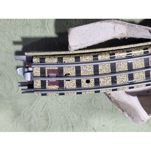 187 - A quantity of boxed Hornby Dublo 3-rail Track and two Wagons including 3x boxes EDB1 Straights, 1x b... 