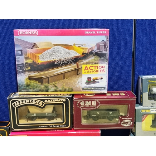 203 - Twelve boxed 00 gauge items of Rolling Stock by Rapido Trains, Bachmann, Airfix, Mainline and Wrenn ... 