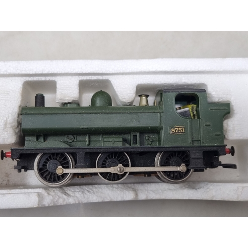 204 - Four boxed Hornby (England) 00 gauge GWR Locomotives comprising R830 4-6-0 'Saint David', two R059 C... 