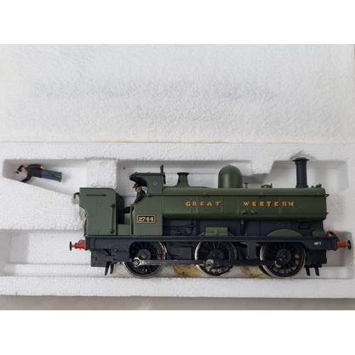204 - Four boxed Hornby (England) 00 gauge GWR Locomotives comprising R830 4-6-0 'Saint David', two R059 C... 