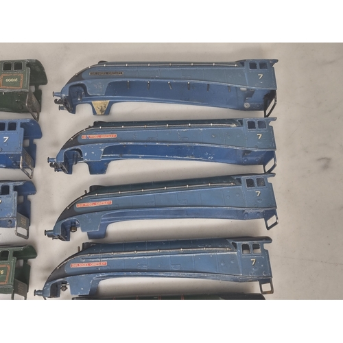 218 - 10x Hornby Dublo A4 Bodies and 5x Chassis, condition varies