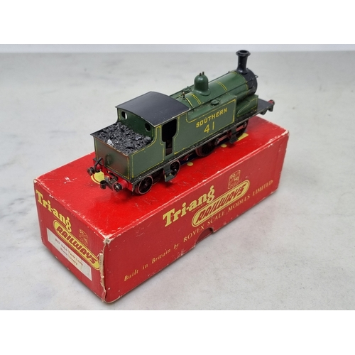 325 - An unboxed Triang Railways 00 gauge GWR 4-4-2 Locomotive 'Lord of the Isles' one box on side loose),... 