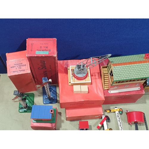 348 - A collection of Hornby 0 gauge Lineside Accessories comprising boxed No.2 Signal Cabin, boxed No.1 L... 