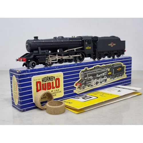 53 - A boxed Hornby Dublo LT25 2-8-0 8F, M, has been lightly run, box Nr perfect. Complete with instructi... 