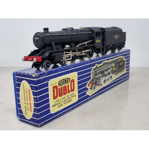 53 - A boxed Hornby Dublo LT25 2-8-0 8F, M, has been lightly run, box Nr perfect. Complete with instructi... 
