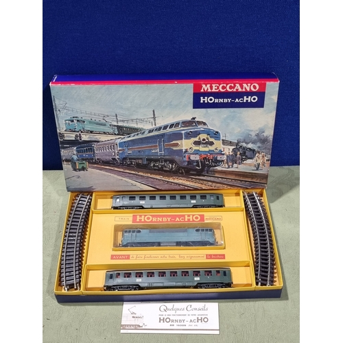 93 - A boxed Hornby Acho 6100 Passenger Set, M, box superb, complete with instructions
