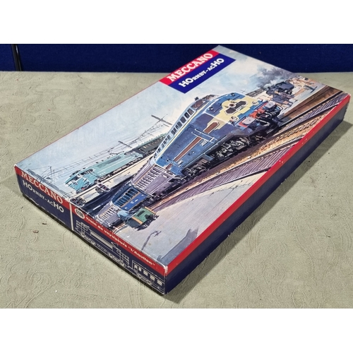 93 - A boxed Hornby Acho 6100 Passenger Set, M, box superb, complete with instructions