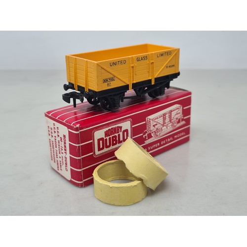 71 - A rare boxed Hornby Dublo 4660 United Glass Ltd Sand Wagon with EPC coupling, unused, M, slight dull... 