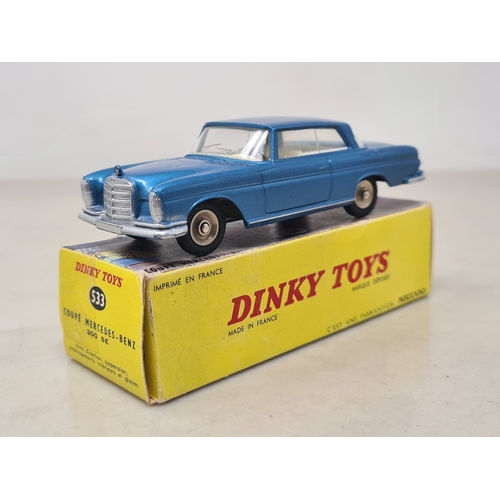 461 - A boxed French Dinky Toys No.533 blue Mercedes Benz 300SE, Nr M, box Ex plus