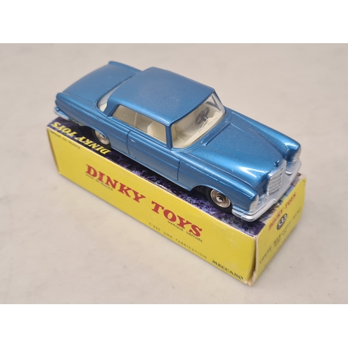 461 - A boxed French Dinky Toys No.533 blue Mercedes Benz 300SE, Nr M, box Ex plus