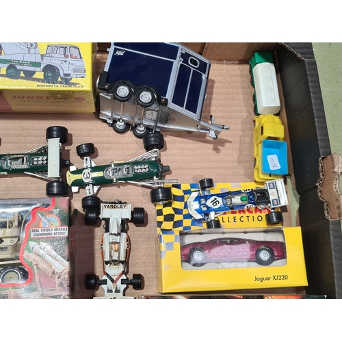 489 - A tray of Diecast Models including boxed Dinky Toys No.296 Duple Viceroy Luxury Coach, boxed No.293 ... 