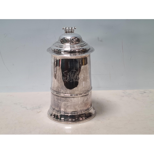 109 - A George III silver straight sided lidded Tankard with scroll thumb piece, domed id, engraved initia... 