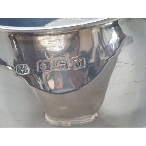 86 - A pair of George VI silver Sauce Boats on octagonal bases, Birmingham 1938, 367gms