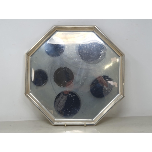89 - An Edward VIII silver octagonal Salver on stepped bracket feet, Birmingham 1936, maker: Elkington & ... 