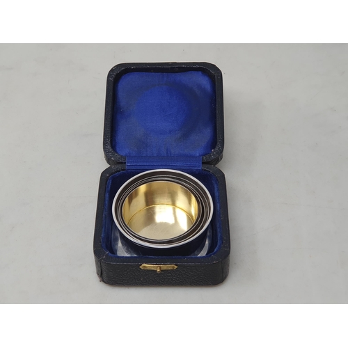 90 - A George V silver collapsible Beaker, Birmingham 1924, in case, 90gms