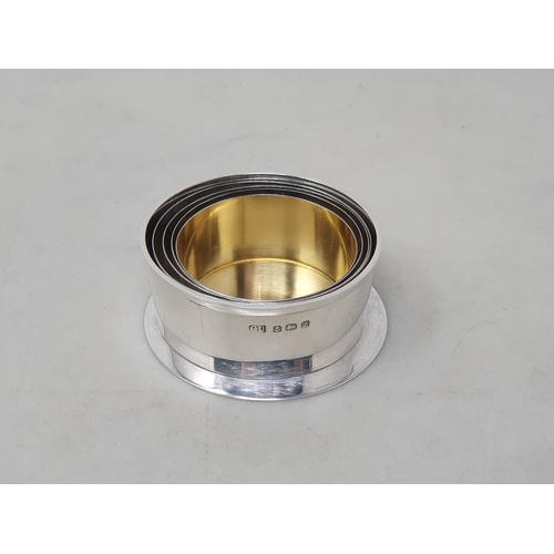 90 - A George V silver collapsible Beaker, Birmingham 1924, in case, 90gms