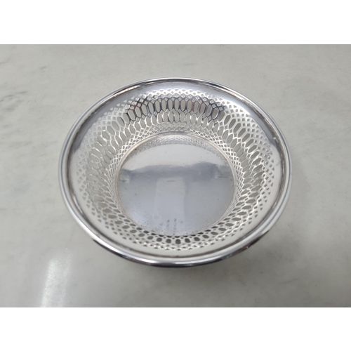 67 - A George V silver pierced circular Bowl, Chester 1920, 95gms