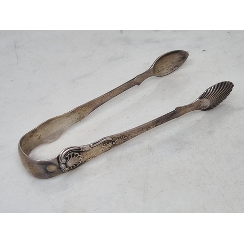 105 - A pair of Victorian Scottish silver Sugar Tongs king's pattern, Edinburgh 1867, maker: J.W, 42gms