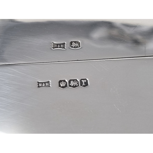 79 - A George V plain silver Cigarette Box, Sheffield 1934, maker: Walker & Hall