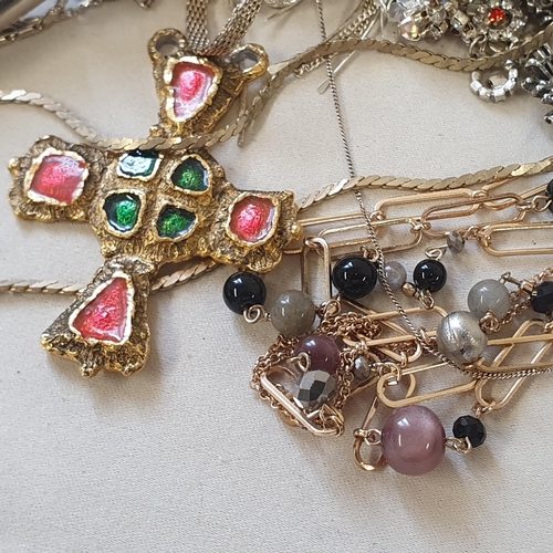 282 - A collection of Costume Jewellery