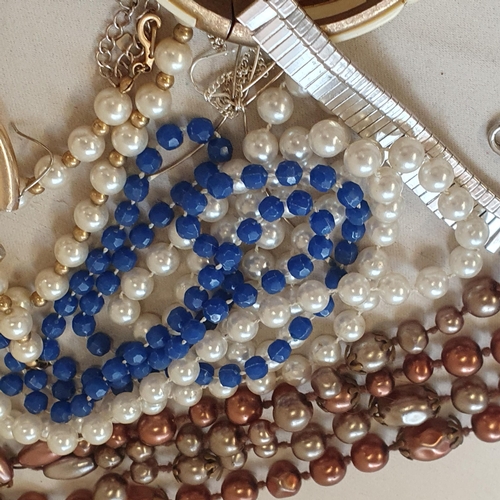 282 - A collection of Costume Jewellery