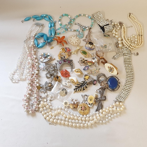 285 - A collection of Costume Jewellery